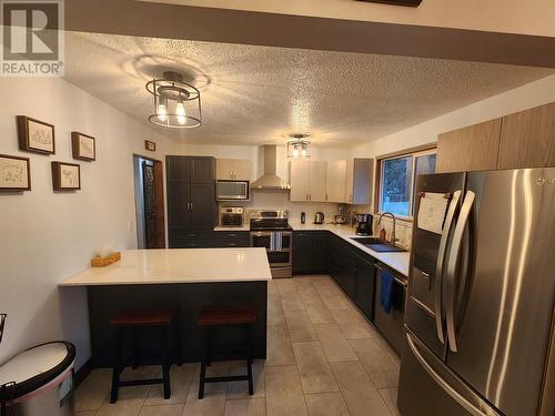 Main Floor Kitchen - 162 Pearkes Drive, Revelstoke, BC - Indoor Photo Showing Kitchen