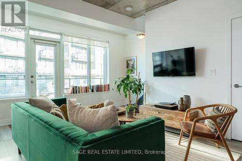 1906 - 55 East Liberty Street, Toronto, ON - Indoor Photo Showing Living Room