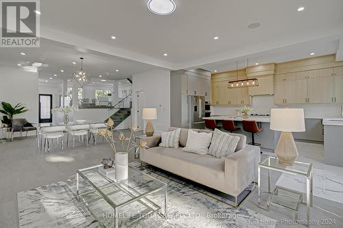 34 North Woodrow Boulevard, Toronto, ON - Indoor Photo Showing Living Room