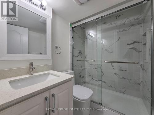 118 Barrow Avenue, Bradford West Gwillimbury, ON - Indoor Photo Showing Bathroom