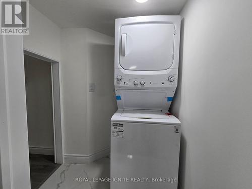 118 Barrow Avenue, Bradford West Gwillimbury, ON - Indoor Photo Showing Laundry Room