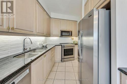 Ph17 - 2111 Lake Shore Boulevard W, Toronto, ON - Indoor Photo Showing Kitchen With Stainless Steel Kitchen With Double Sink With Upgraded Kitchen