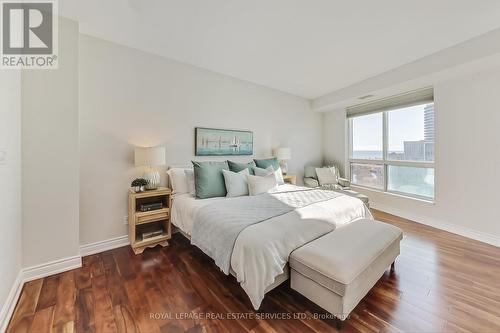 Ph17 - 2111 Lake Shore Boulevard W, Toronto, ON - Indoor Photo Showing Bedroom