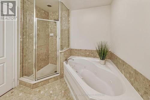 Ph17 - 2111 Lake Shore Boulevard W, Toronto, ON - Indoor Photo Showing Bathroom