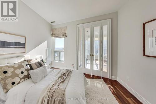 Ph17 - 2111 Lake Shore Boulevard W, Toronto, ON - Indoor Photo Showing Bedroom