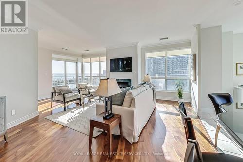 Ph17 - 2111 Lake Shore Boulevard W, Toronto, ON - Indoor