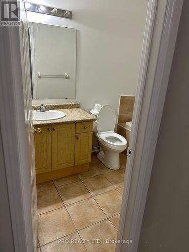 5256 Palmetto Place, Mississauga, ON - Indoor Photo Showing Bathroom