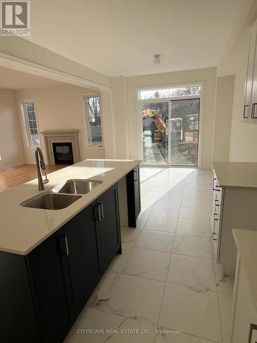 1392 Davis Loop Drive E, Innisfil, ON - Indoor Photo Showing Kitchen With Double Sink