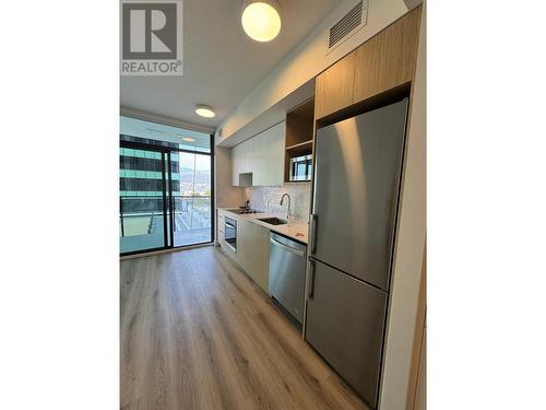 1488 Bertram Street Unit# 711, Kelowna, BC - Indoor Photo Showing Kitchen