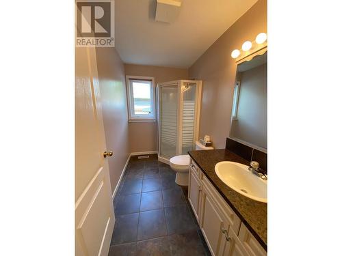 1517 Fir Crescent, Golden, BC - Indoor Photo Showing Bathroom