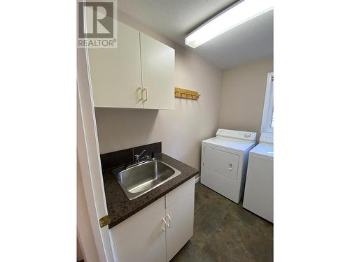 1517 Fir Crescent, Golden, BC - Indoor Photo Showing Laundry Room