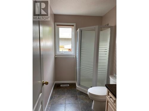 1517 Fir Crescent, Golden, BC - Indoor Photo Showing Bathroom