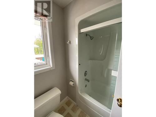 1517 Fir Crescent, Golden, BC - Indoor Photo Showing Bathroom