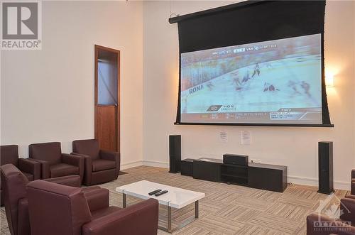 354 Gladstone Avenue Unit#808, Ottawa, ON - Indoor Photo Showing Living Room