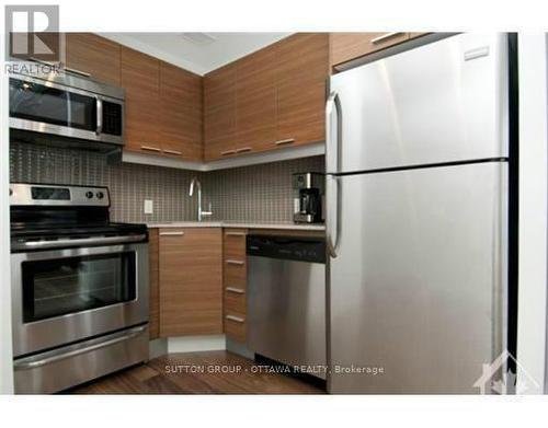 808 - 354 Gladstone Avenue, Ottawa, ON - Indoor Photo Showing Kitchen