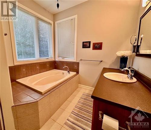 106 Shanmarie Lane, Ottawa, ON - Indoor Photo Showing Bathroom