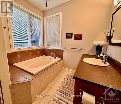 106 Shanmarie Lane, Ottawa, ON - Indoor Photo Showing Bathroom