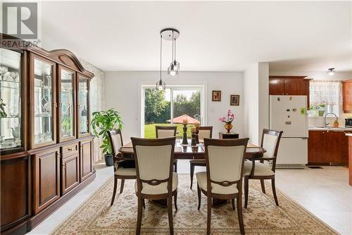 6123 Macbain Street, Bainsville, ON - Indoor Photo Showing Dining Room