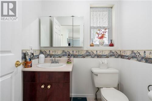 6123 Macbain Street, Bainsville, ON - Indoor Photo Showing Bathroom