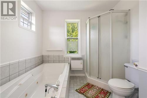 6123 Macbain Street, Bainsville, ON - Indoor Photo Showing Bathroom