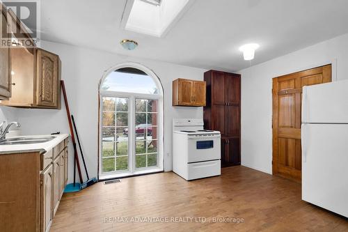 403167 Robinson Road, South-West Oxford, ON - Indoor Photo Showing Kitchen