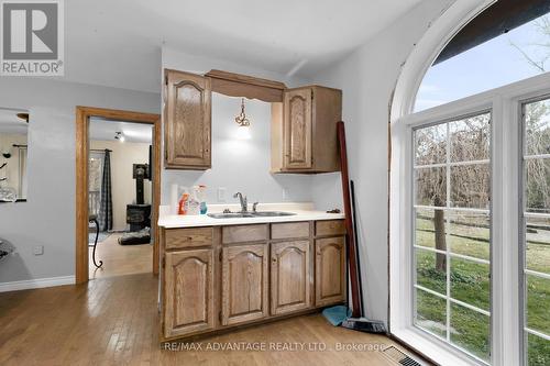 403167 Robinson Road, South-West Oxford, ON - Indoor Photo Showing Kitchen With Double Sink