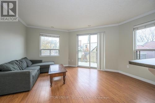 304 - 435 Colborne Street, London, ON - Indoor Photo Showing Living Room