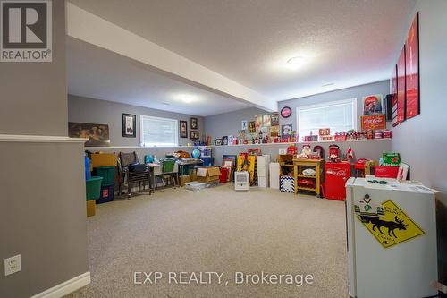 28 Schreyer Drive, St. Thomas, ON - Indoor Photo Showing Other Room