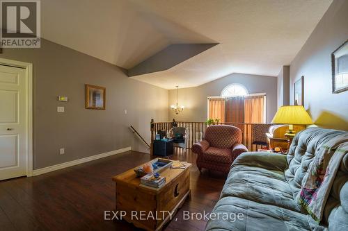 28 Schreyer Drive, St. Thomas, ON - Indoor Photo Showing Living Room