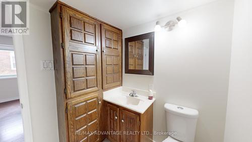 259 Brunswick Crescent N, London, ON - Indoor Photo Showing Bathroom