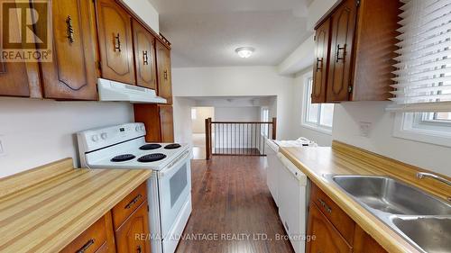 259 Brunswick Crescent N, London, ON - Indoor Photo Showing Kitchen With Double Sink