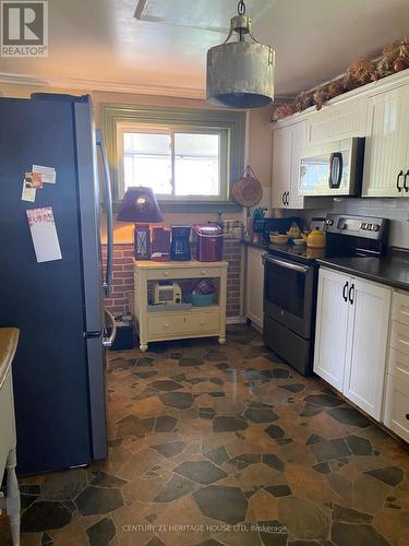 78 Forest Avenue, St. Thomas, ON - Indoor Photo Showing Kitchen