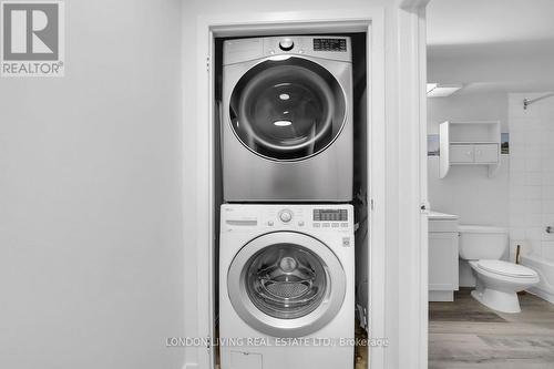 207 - 727 Deveron Crescent, London, ON - Indoor Photo Showing Laundry Room