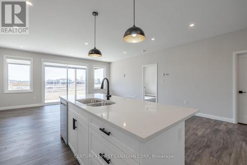 481 Kip Lane, Plympton-Wyoming (Plympton Wyoming), ON - Indoor Photo Showing Kitchen With Double Sink