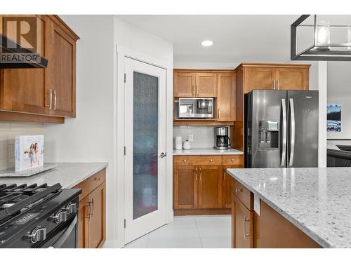 1137 Long Ridge Drive, Kelowna, BC - Indoor Photo Showing Kitchen