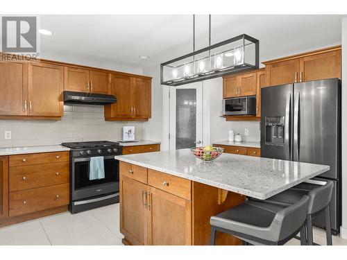 1137 Long Ridge Drive, Kelowna, BC - Indoor Photo Showing Kitchen