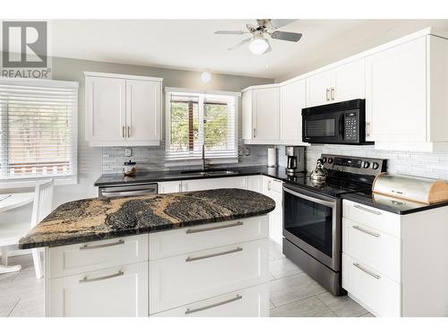 1635 Blackwood Drive, West Kelowna, BC - Indoor Photo Showing Kitchen