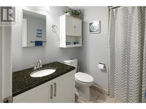 1635 Blackwood Drive, West Kelowna, BC - Indoor Photo Showing Bathroom