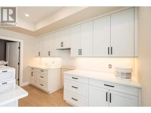 3078 Flume Court, West Kelowna, BC - Indoor Photo Showing Kitchen