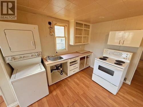 422 Johnson Street, Princeton, BC - Indoor Photo Showing Laundry Room