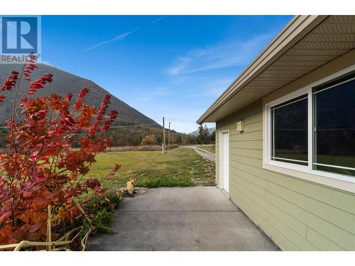 624 Tappen Valley Road, Tappen, BC 