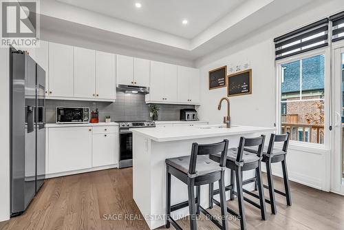 2101 Primate Road, Mississauga, ON - Indoor Photo Showing Kitchen