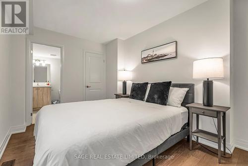 2101 Primate Road, Mississauga, ON - Indoor Photo Showing Bedroom