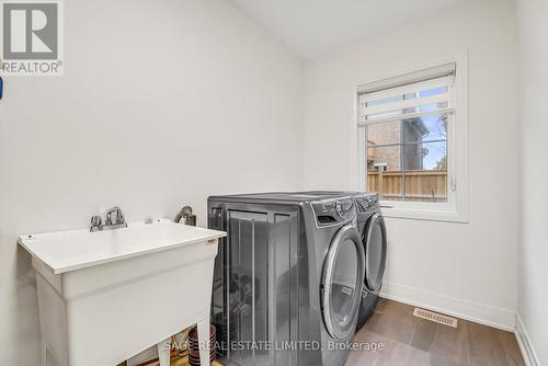 2101 Primate Road, Mississauga, ON - Indoor Photo Showing Laundry Room