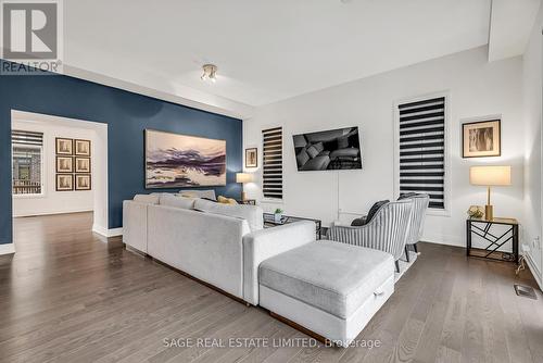 2101 Primate Road, Mississauga, ON - Indoor Photo Showing Living Room