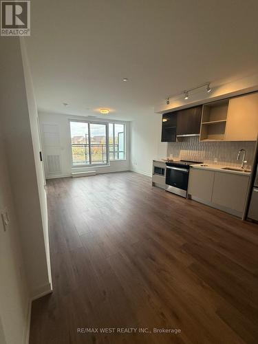 232 - 395 Dundas Street W, Oakville, ON - Indoor Photo Showing Kitchen