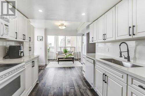 2502 - 195 Wynford Drive, Toronto, ON - Indoor Photo Showing Kitchen