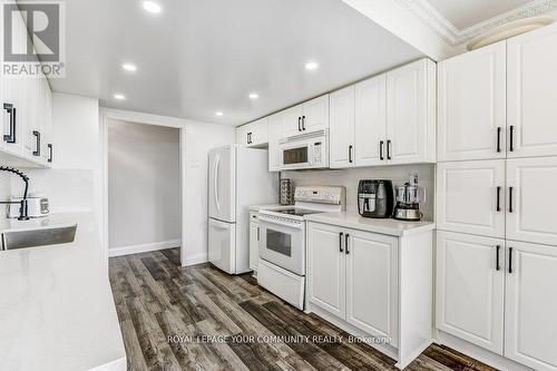 2502 - 195 Wynford Drive, Toronto, ON - Indoor Photo Showing Kitchen