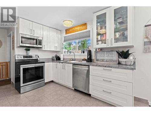 174 Ponderosa Avenue, Logan Lake, BC - Indoor Photo Showing Kitchen