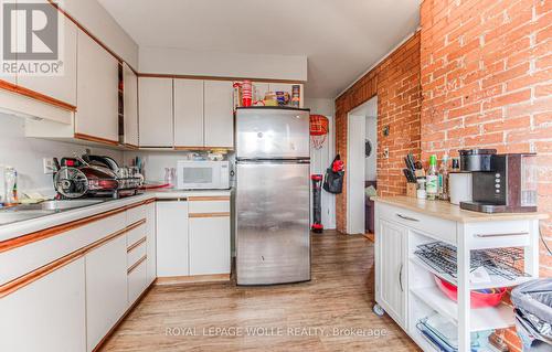 22 Ezra Avenue, Waterloo, ON - Indoor Photo Showing Kitchen